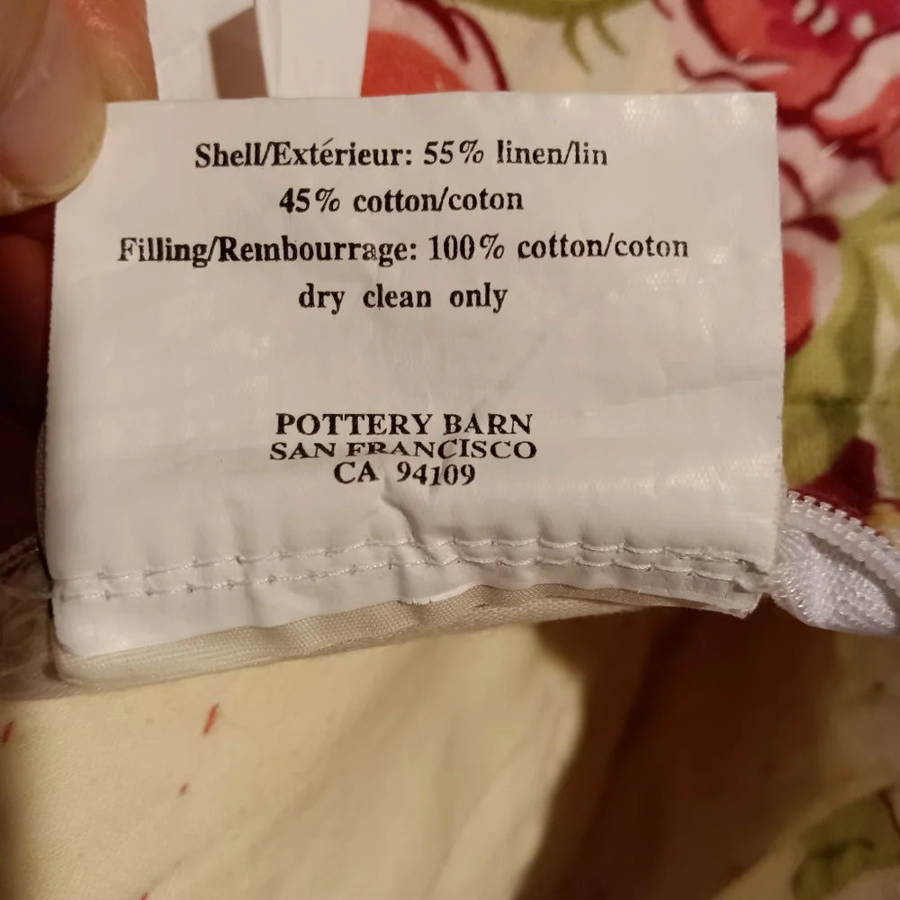 Pottery Barn Floral Red/Ivory Reversible Quilted Standard Pillow Shams *PAIR*